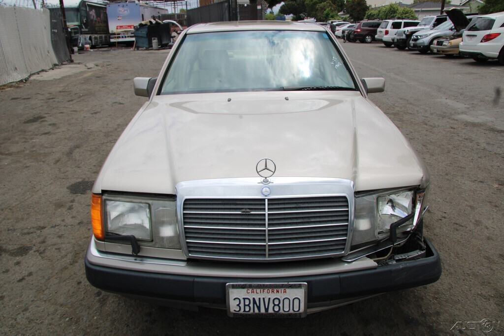 1992 Mercedes-Benz 300-Series 300 E - photo 9