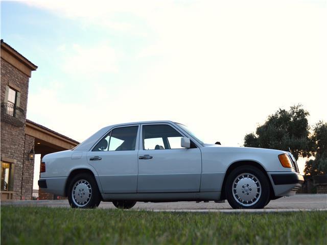 1992 Mercedes-Benz 300 Series 300E - photo 4
