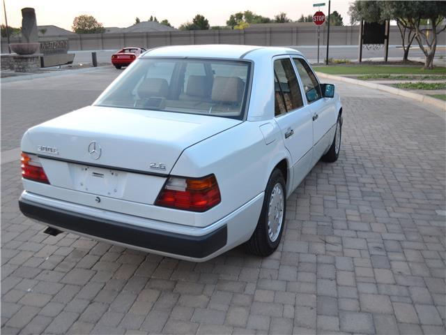 1992 Mercedes-Benz 300 Series 300E - photo 9