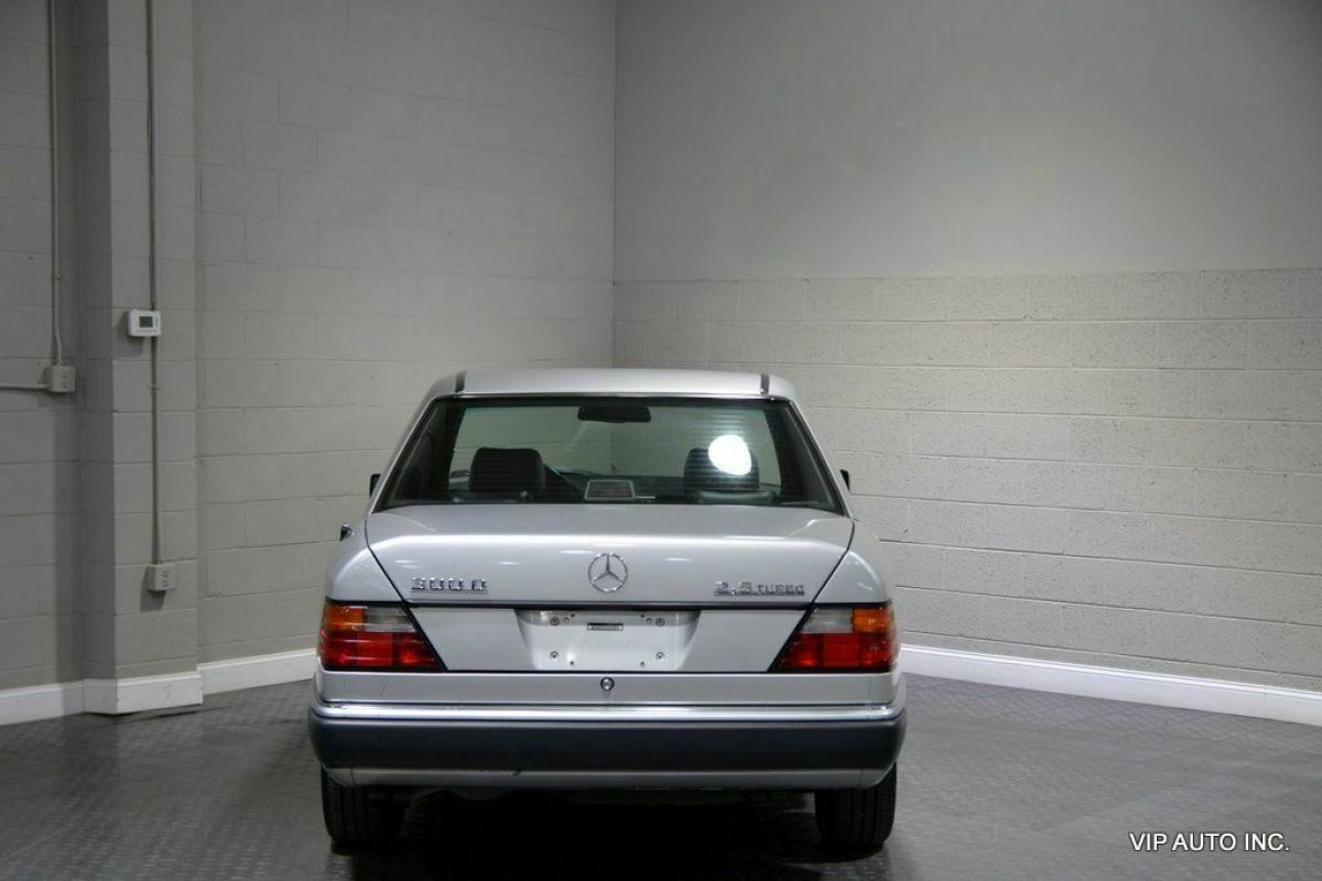 1992 Mercedes-Benz 300-Series 300 Series 4dr Sedan 300D 2.5 Turbo - photo 10