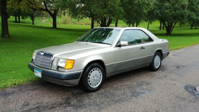 1992 Mercedes-Benz 300-Series