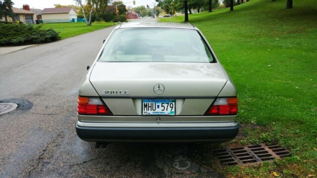 1992 Mercedes-Benz 300-Series - photo 4