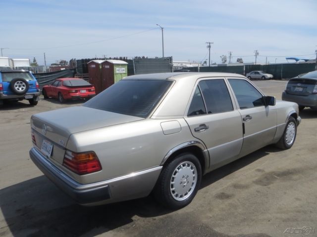 1992 Mercedes-Benz 300-Series 300E 2.6 (STD is Estimated) - photo 7