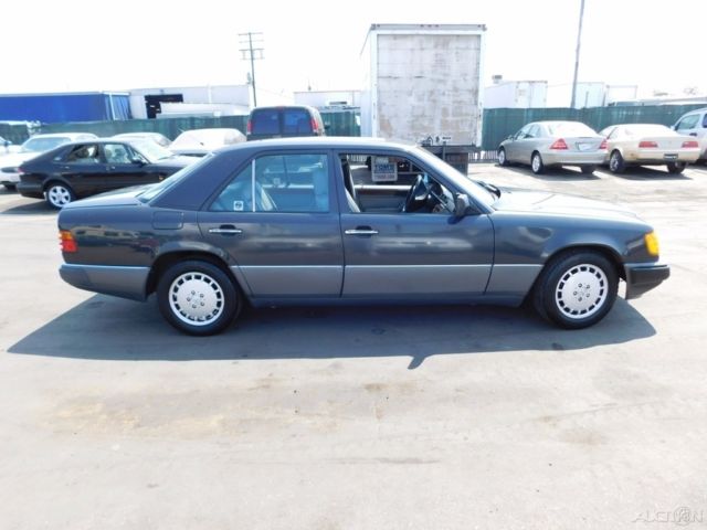 1992 Mercedes-Benz 300-Series 300E 2.6 (STD is Estimated) - photo 2