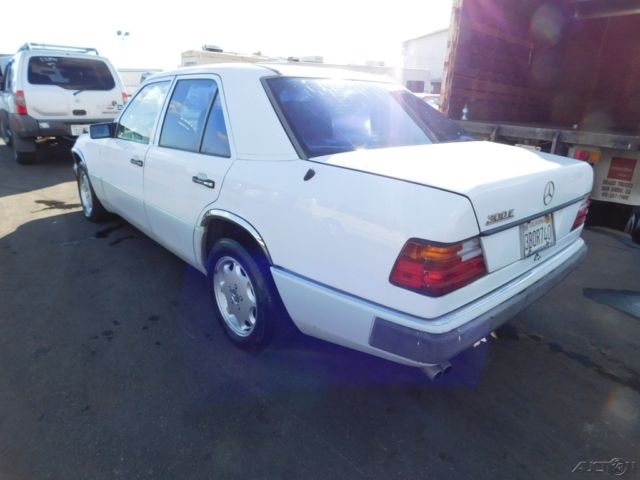 1992 Mercedes-Benz 300-Series 300E 3.0 (STD is Estimated) - photo 4