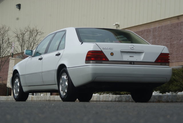 1992 Mercedes-Benz 300-Series Base Sedan 4-Door - photo 5