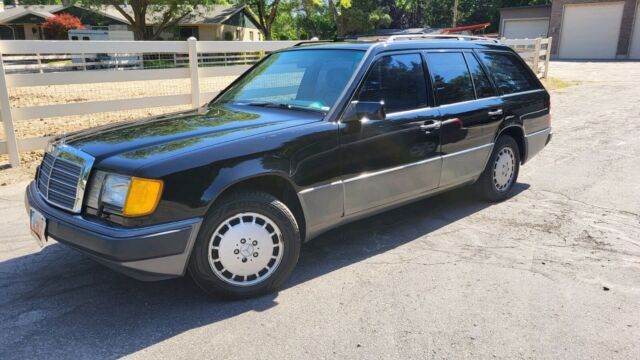1992 Mercedes-Benz 300TE Wagon Black AWD Automatic TE 4MATIC 1992 Mercedes-Benz E-Class TE 4MATIC