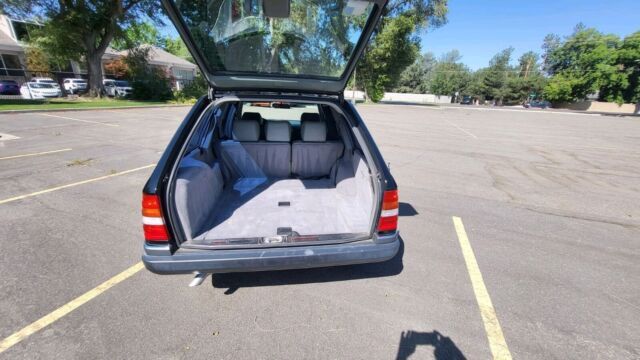 1992 Mercedes-Benz E-Class TE 4MATIC - photo 11