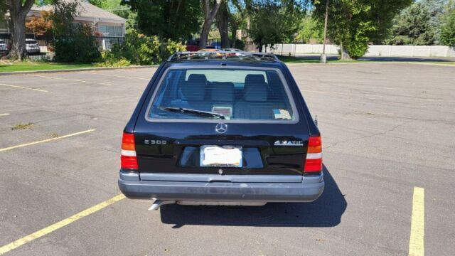 1992 Mercedes-Benz E-Class TE 4MATIC - photo 9