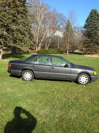 1992 Mercedes-Benz 400-Series