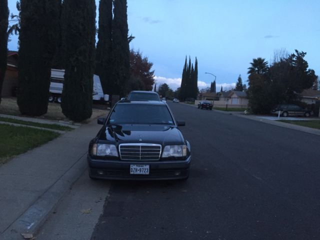 1992 Mercedes-Benz E-Class Sedan 4-door 1992 Mercedes-Benz E-Class Base Sedan 4-Door