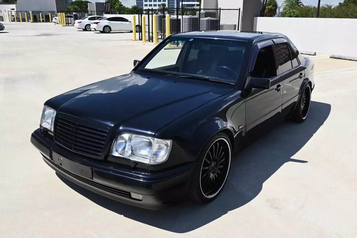 1992 Mercedes-Benz Porsche built 500E ROW Spec Fully Slick top 1992 Mercedes-Benz 500E ROW Spec