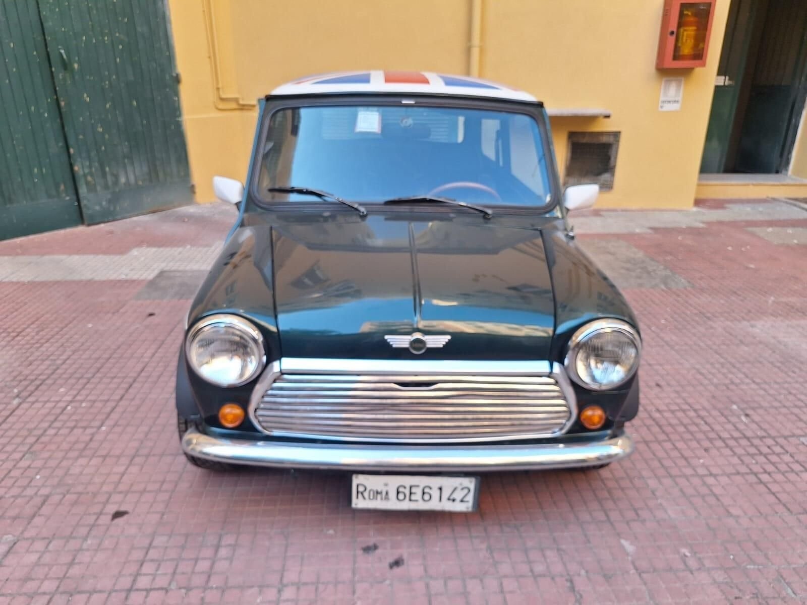 1992 Mini Cooper 23,848 KM, Classic British Car, All-Original, Green/Black - photo 2