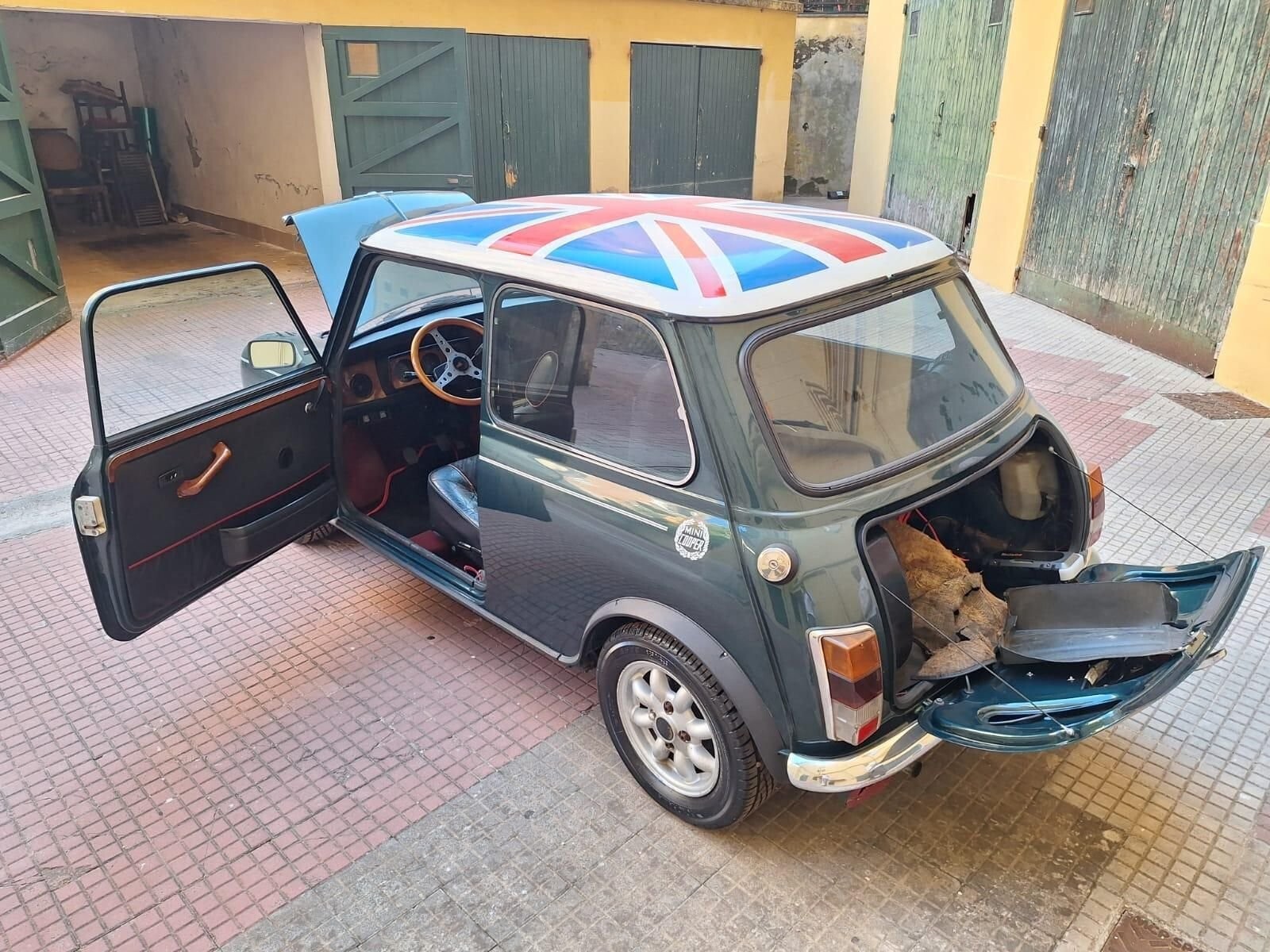 1992 Mini Cooper 23,848 KM, Classic British Car, All-Original, Green/Black - photo 7