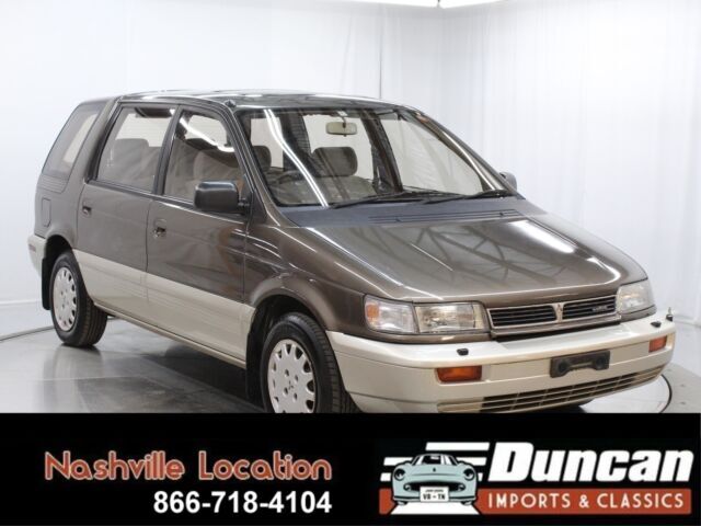 1992 Mitsubishi Chariot MX