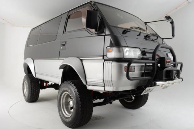 1992 Mitsubishi Delica 4WD Manual Transmission !!! - photo 2