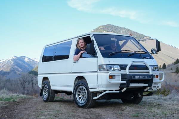 1992 Mitsubishi Delica L300 Starwagon Turbo Diesel 4x4 Manual VIN P25W-0703615 1992 Mitsubishi Delica GLX Turbo