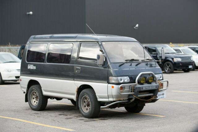 1992 Mitsubishi Delica Super Exceed - photo 2