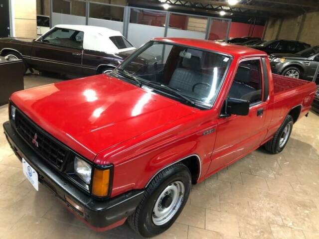 1992 Mitsubishi Mighty Max Pickup Base 2dr Standard Cab SB - photo 2