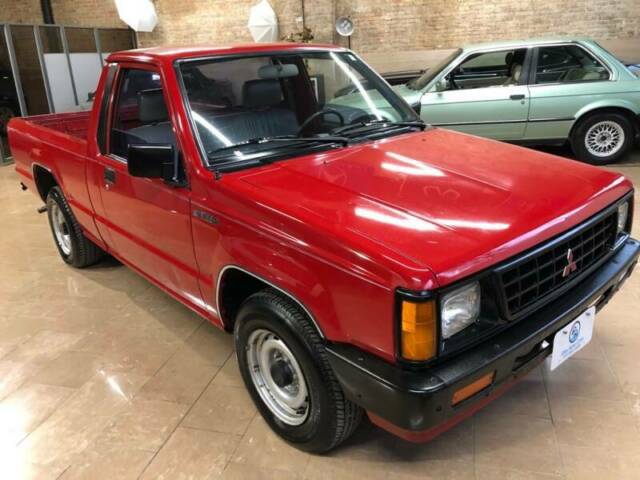 1992 Mitsubishi Mighty Max Pickup Base 2dr Standard Cab SB - photo 3
