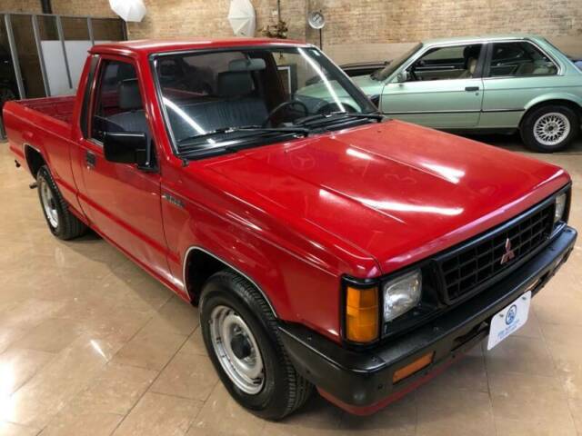 1992 Mitsubishi Mighty Max Pickup Base 2dr Standard Cab SB - photo 5
