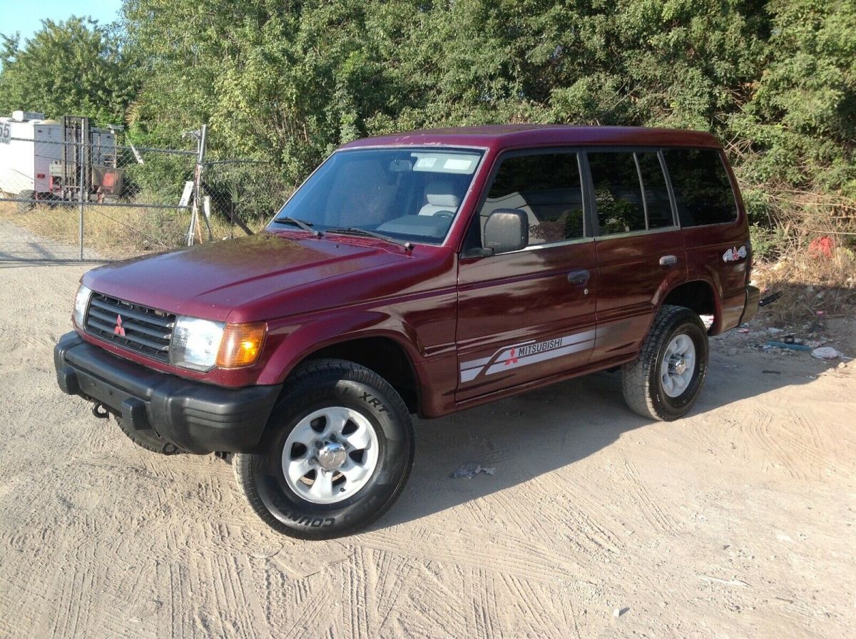 1992 MITSUBISHI MONTERO 4X4 MANUAL 5 SPEED V6 1992 Mitsubishi Montero 4X4 MANUAL 5 SPEED V6