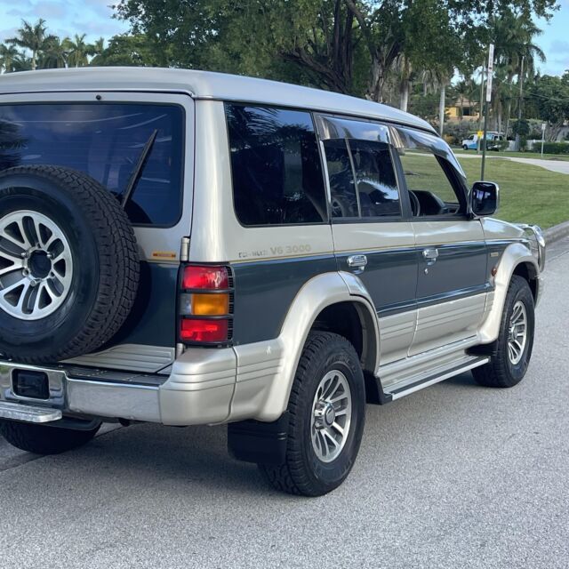 1992 Mitsubishi Pajero 4WD CLEAN LOW 32K MILES NON SMOKER JDM MONTERO - photo 13