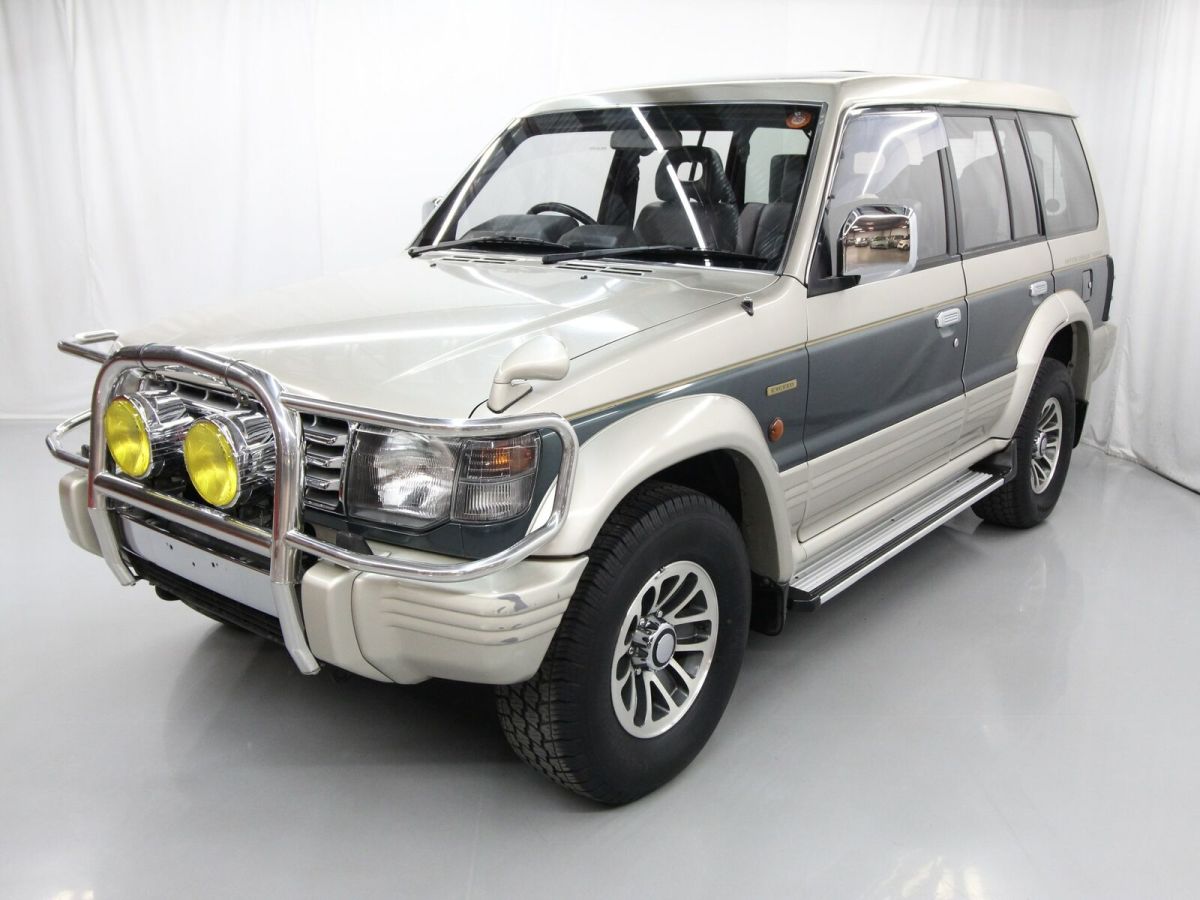 1992 Mitsubishi Pajero Exceed - photo 3