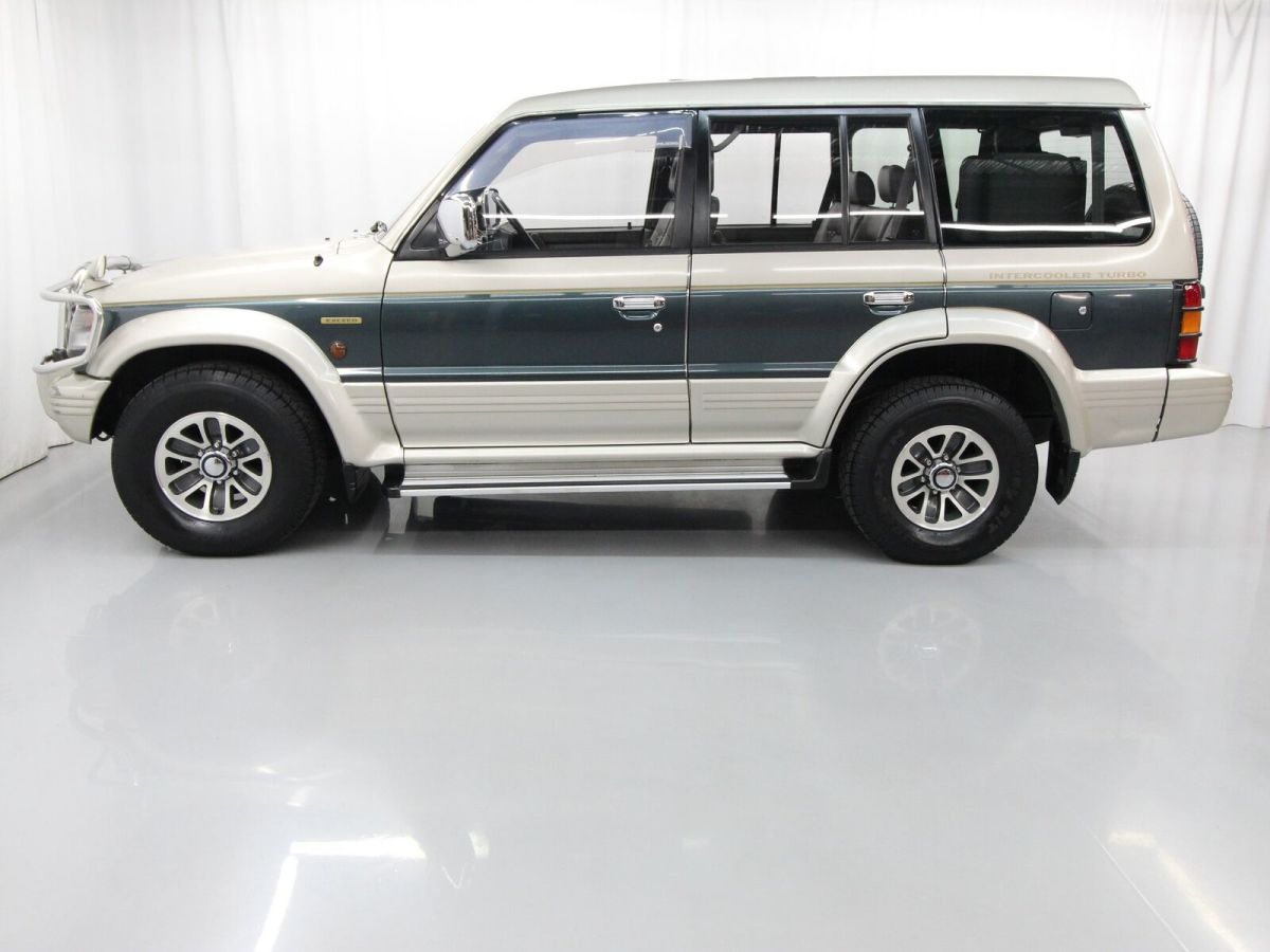 1992 Mitsubishi Pajero Exceed - photo 4