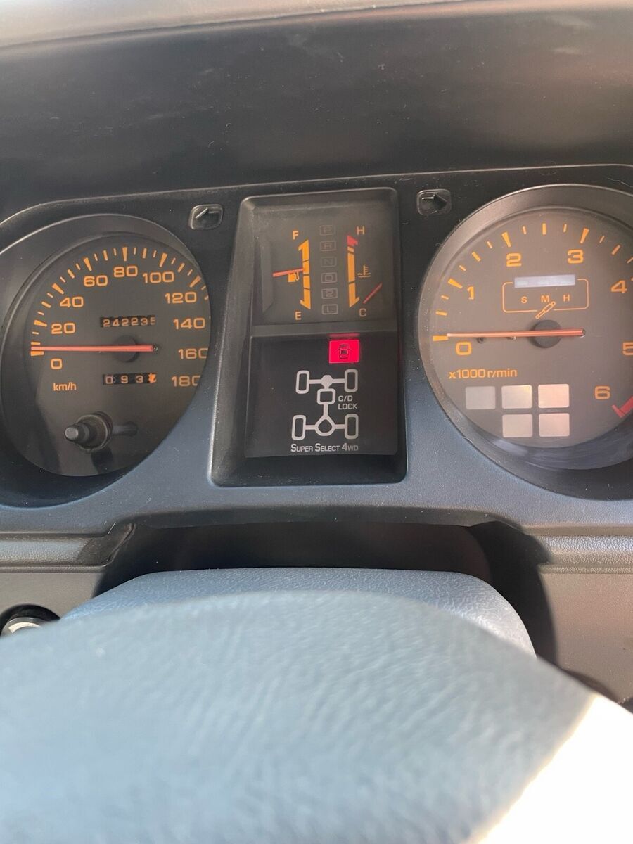 1992 Mitsubishi Pajero - photo 11