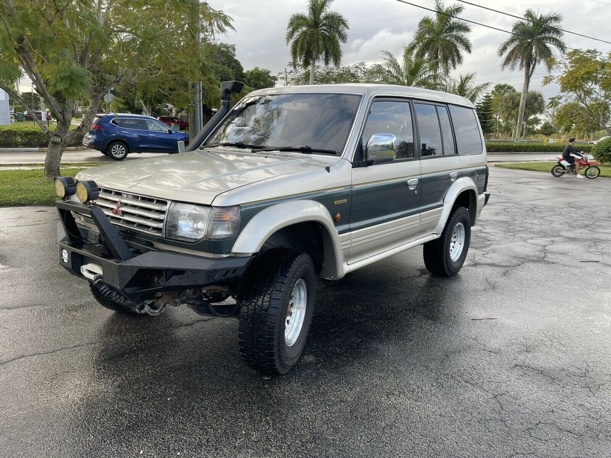 1992 Mitsubishi Pajero exceed - photo 2