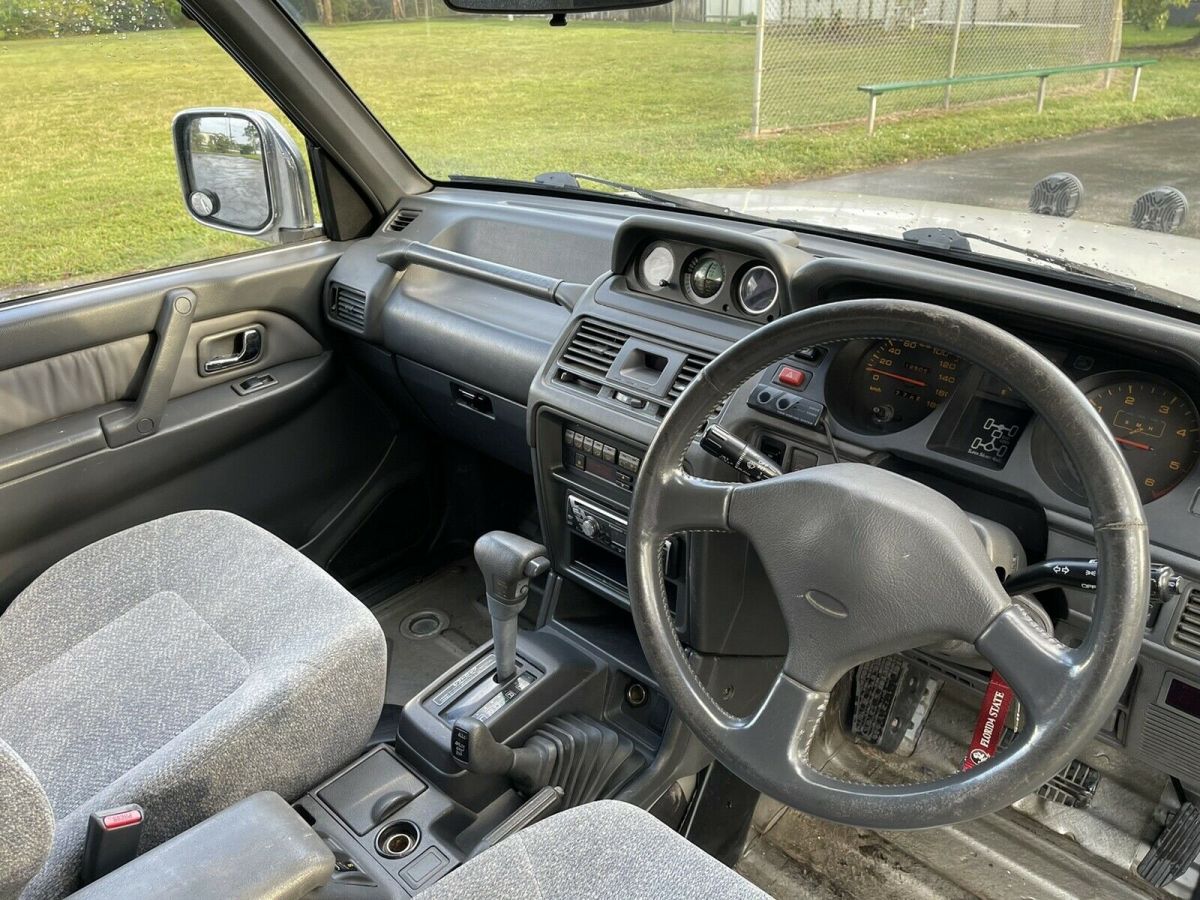 1992 Mitsubishi Pajero exceed - photo 5