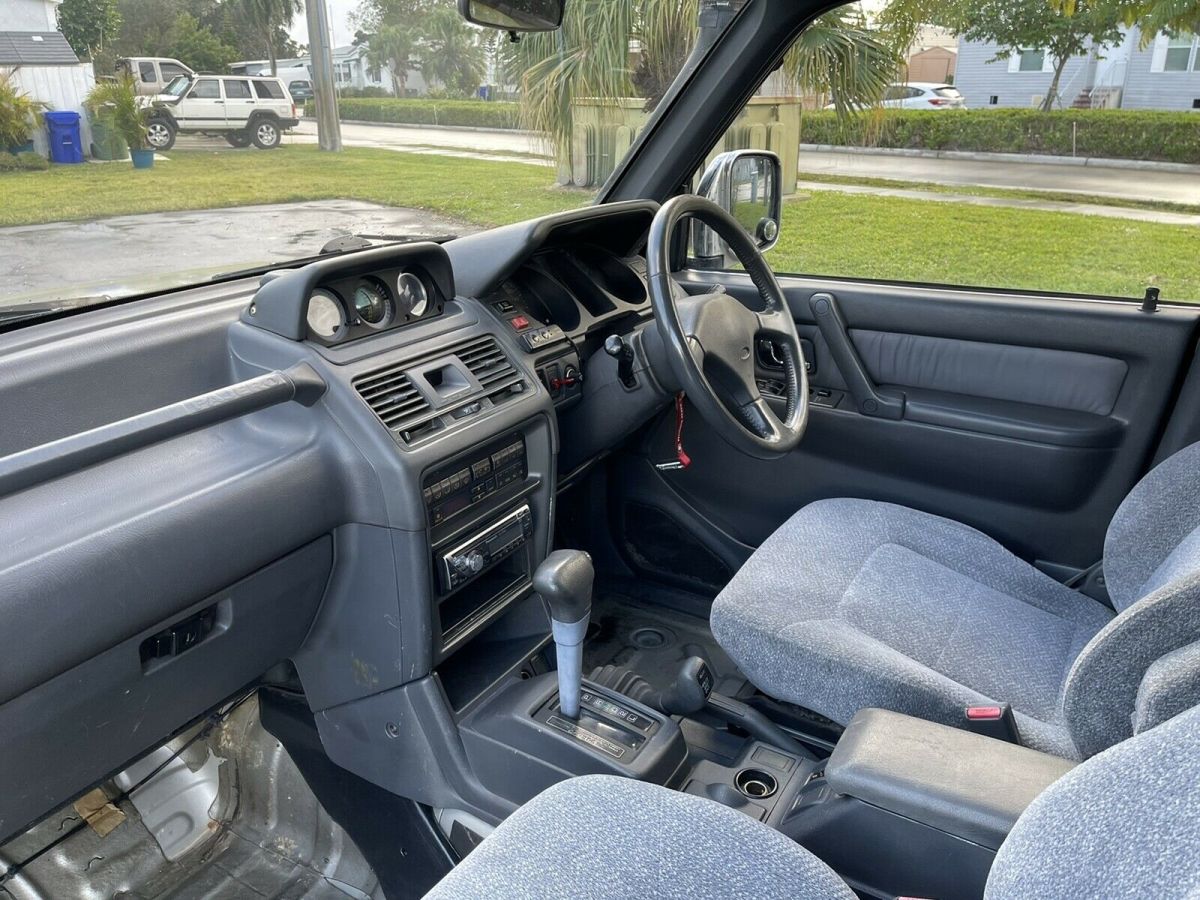 1992 Mitsubishi Pajero exceed - photo 6