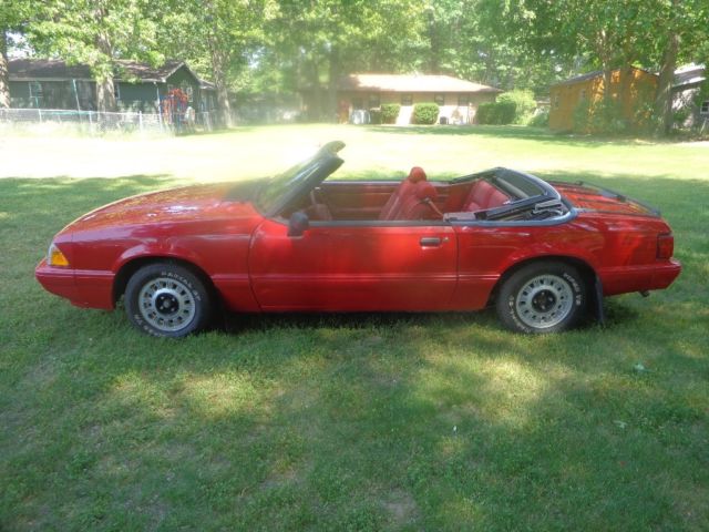 1992 Ford Mustang - photo 2