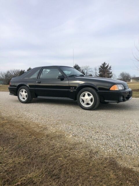 1992 Ford Mustang GT - photo 10