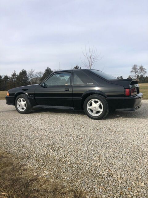 1992 Ford Mustang GT - photo 2
