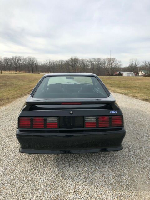 1992 Ford Mustang GT - photo 3