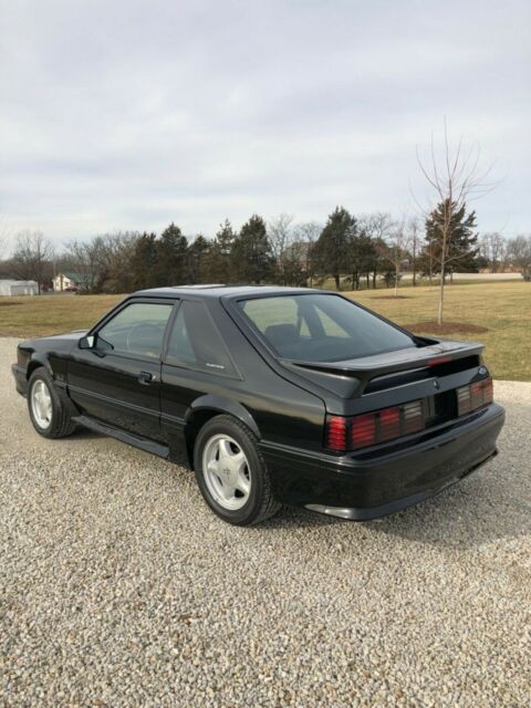 1992 Ford Mustang GT - photo 4