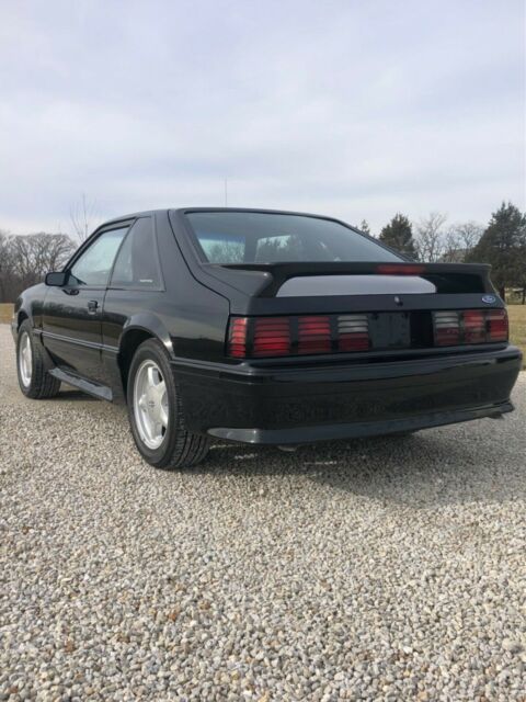 1992 Ford Mustang GT - photo 5
