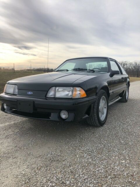 1992 Ford Mustang GT - photo 9