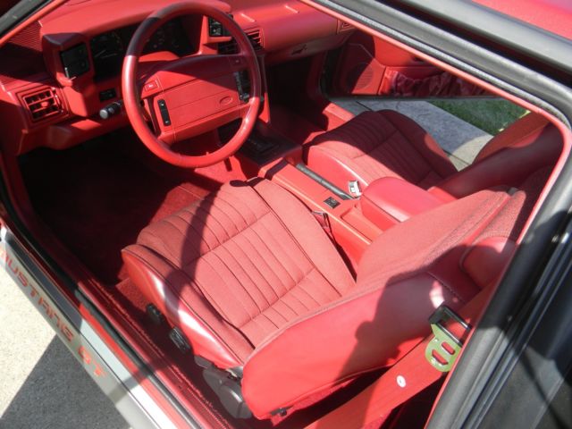 1992 Ford Mustang GT - photo 11