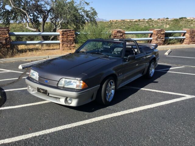 1992 Ford Mustang GT - photo 2