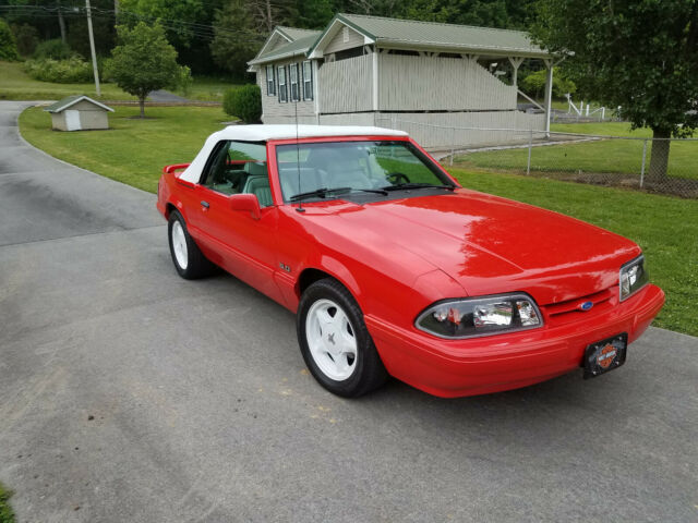 1992 Mustang LX 5.0 Convertible “Feature†Also known as the Summer Edition 1992 Ford Mustang LX/SE