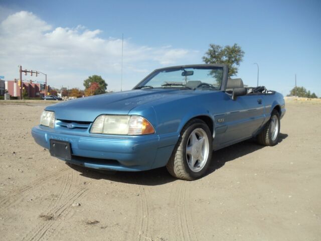 1992 Mustang LX 5.0 convertible - rare Bimini Blue color 1992 Ford Mustang LX