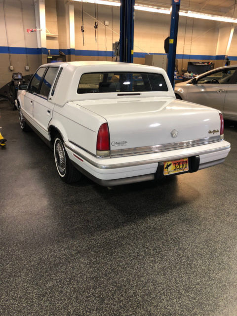 1992 Chrysler New Yorker Fifth Ave Mark Cross Edition - photo 5