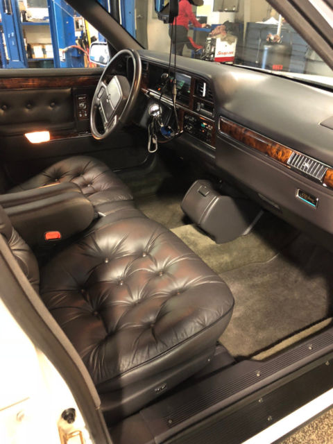 1992 Chrysler New Yorker Fifth Ave Mark Cross Edition - photo 7