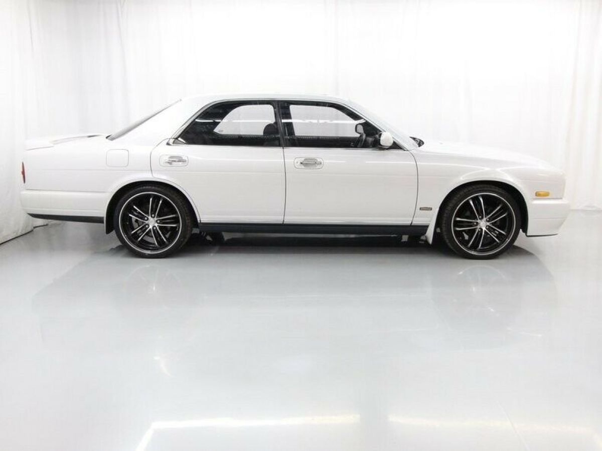 1992 Nissan Gloria Gran Turismo - photo 8