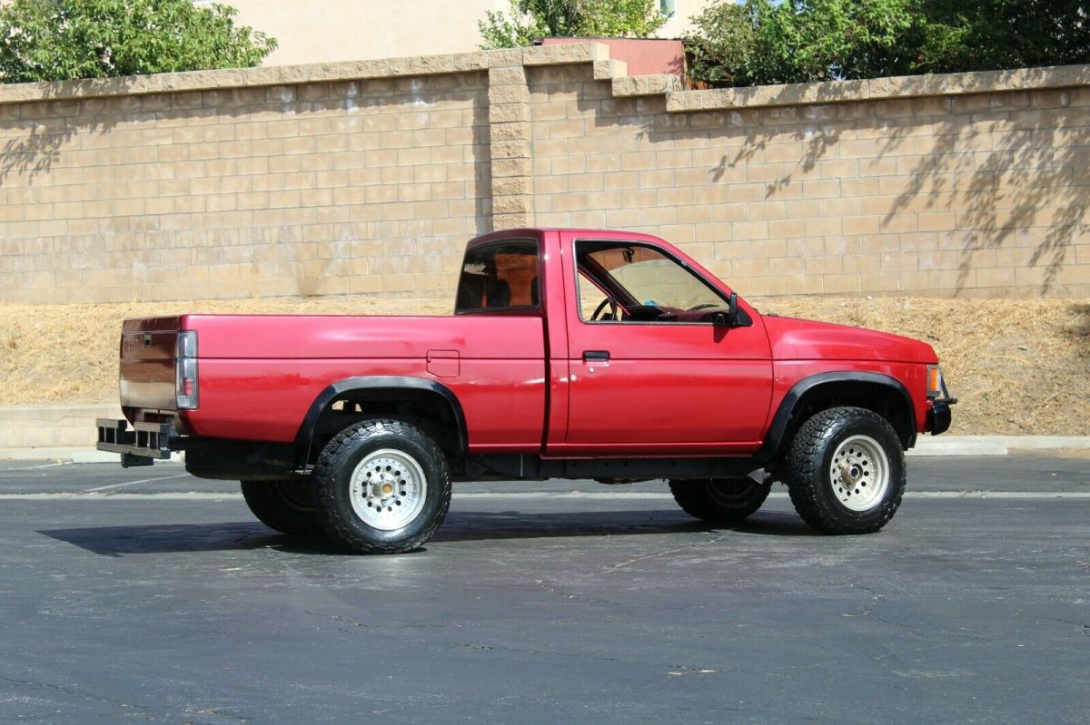 1992 Nissan Other Pickups 4x4 HARDBODY D21 5SPEED SHORTBED - photo 2
