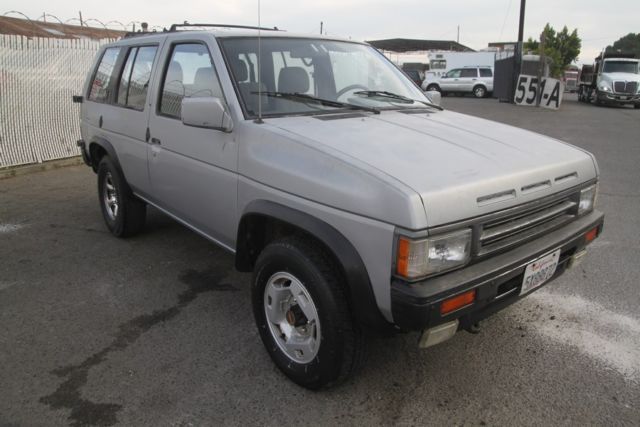 1992 Nissan Pathfinder 4x4 Automatic 6 Cylinder NO RESERVE 1992 Nissan Pathfinder Base Sport Utility 4-Door