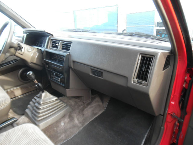 1992 Nissan Pathfinder SE-V6 - photo 11